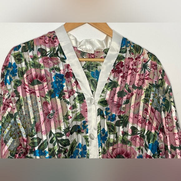 Victoria’s Secret Gold Label Relaxed Fit Semi Sheer Floral Pajama Top Small - Picture 2 of 10